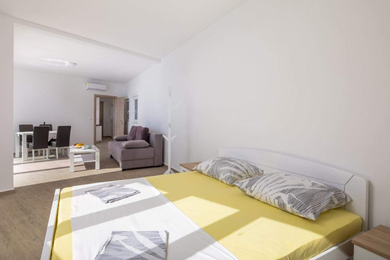 Апартаменты Absolute Beach Holidays Дуги-Рат Экстерьер фото