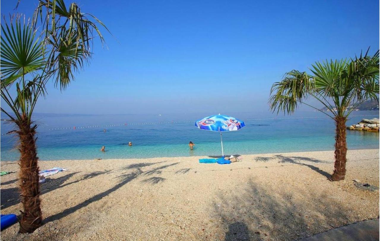 Апартаменты Absolute Beach Holidays Дуги-Рат Экстерьер фото